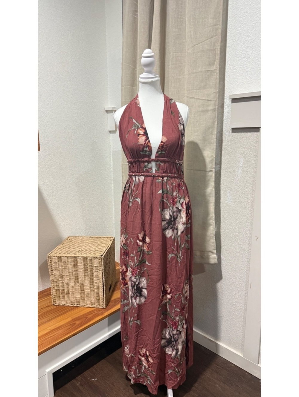 Illa Illa Floral Open-Back Maxi Dress Large